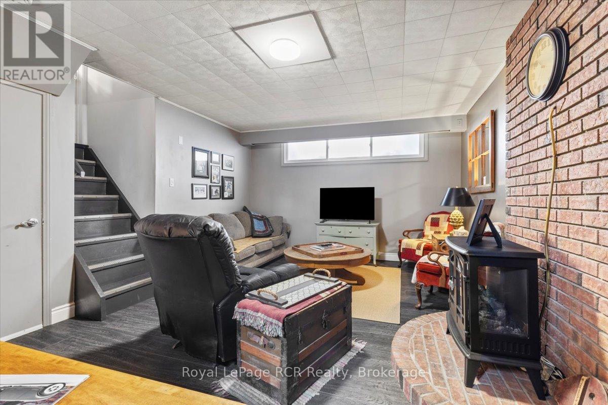 161 6th Street, Hanover, Ontario  N4N 1B9 - Photo 22 - X12330852
