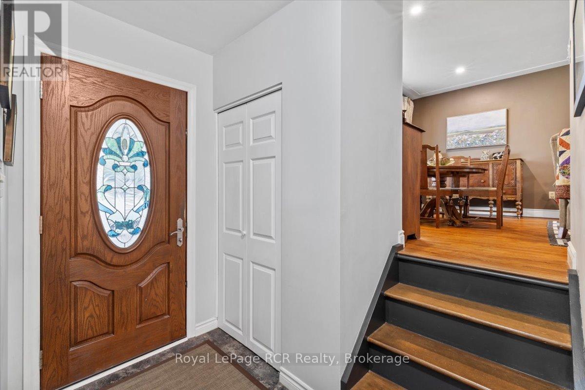 161 6th Street, Hanover, Ontario  N4N 1B9 - Photo 7 - X12330852