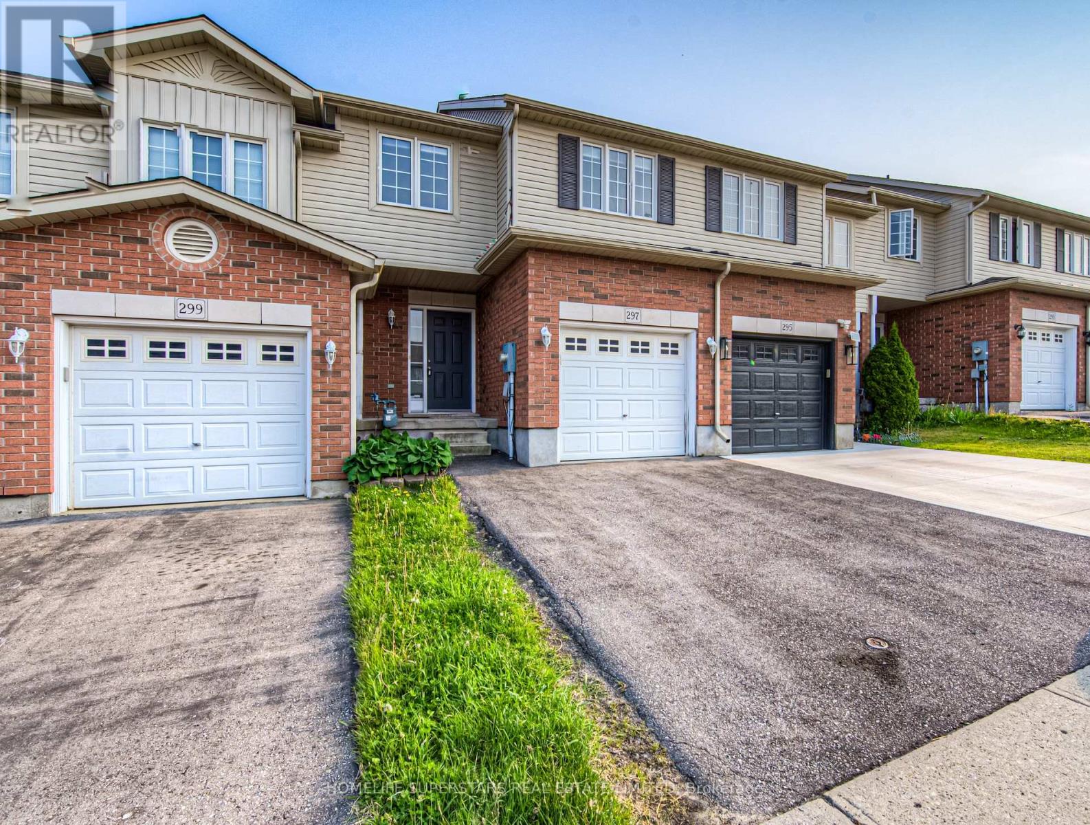 Property at 297 BRIARMEADOW DR image 4