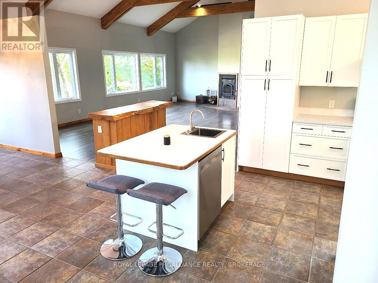 1512 Chaffey's Lock Road, Rideau Lakes, Ontario  K0G 1E0 - Photo 9 - X12315917