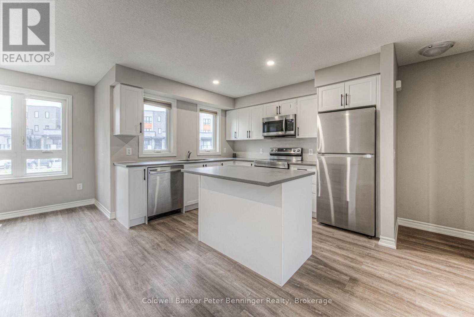 253 Chapel Hill Drive, Kitchener, Ontario  N2R 0S4 - Photo 11 - X12308695
