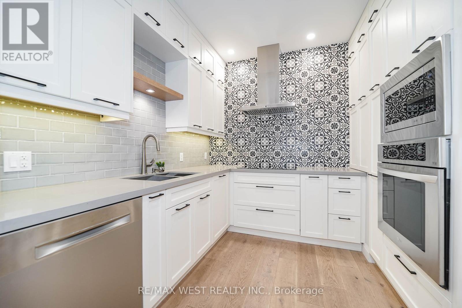 Property at 293 MUTUAL STREET image 2