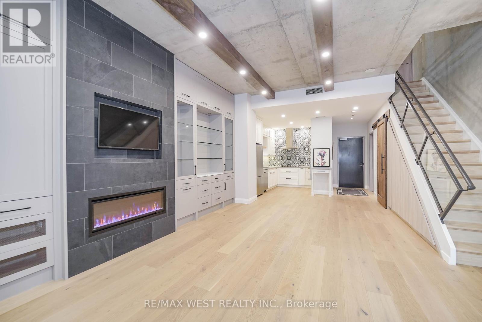 Property at 293 MUTUAL STREET image 3