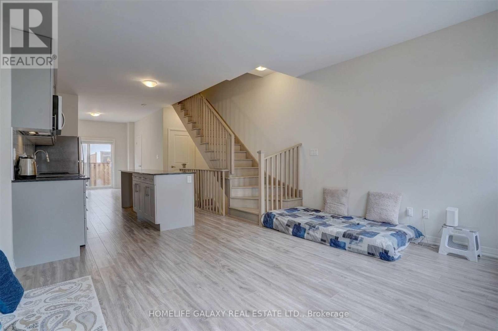 1653 Pleasure Valley Path, Oshawa, Ontario  L1G 0E3 - Photo 12 - E12330750