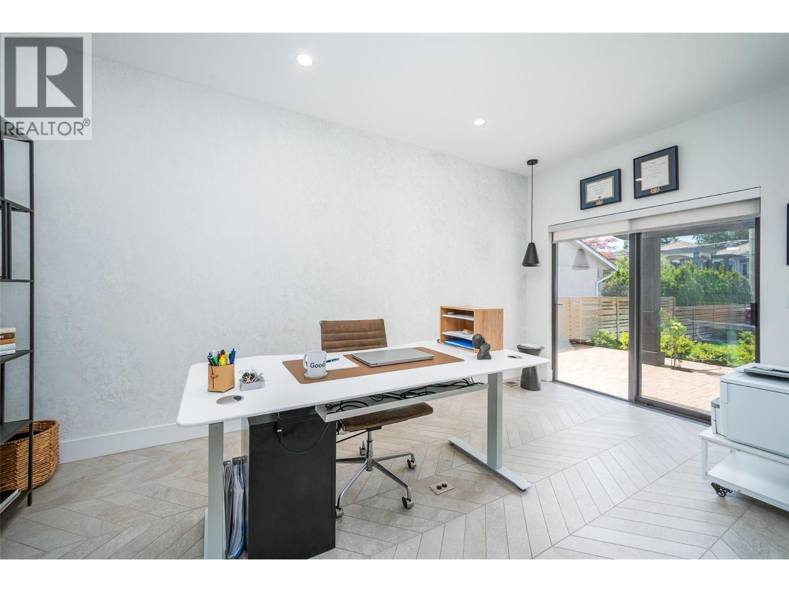 Property at 3567 Lakeshore Road image 4