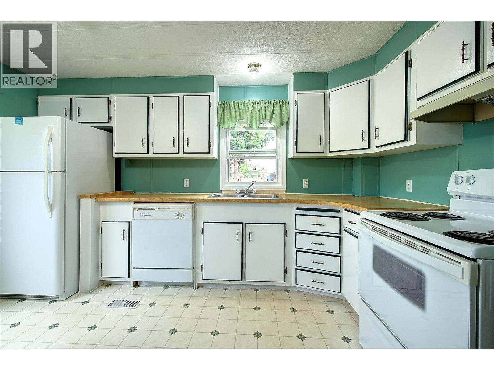 2001 97 Highway S Unit# 34 West Kelowna Photo 6