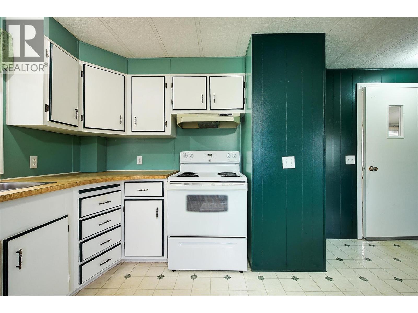 2001 97 Highway S Unit# 34 West Kelowna Photo 4
