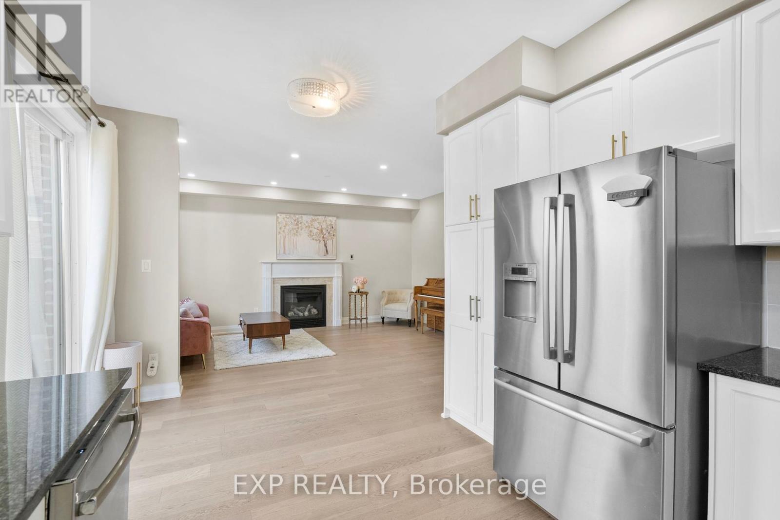 20 James Joyce Drive, Markham, Ontario  L6C 0L7 - Photo 12 - N12330827