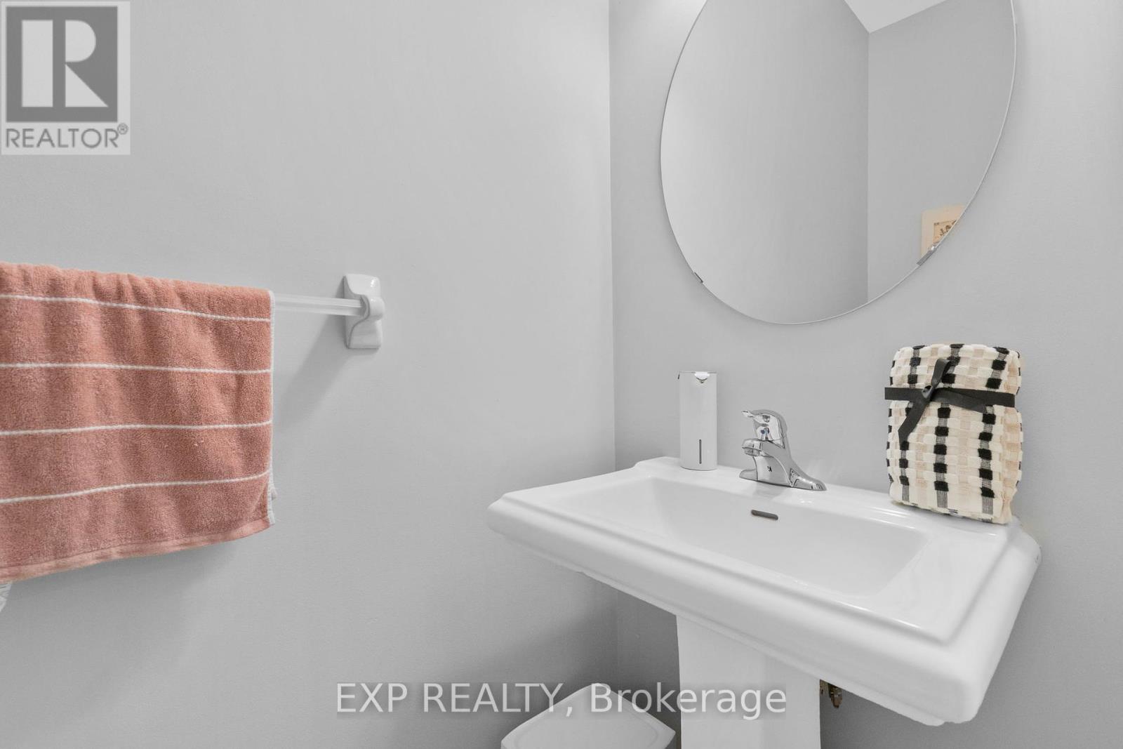 20 James Joyce Drive, Markham, Ontario  L6C 0L7 - Photo 18 - N12330827