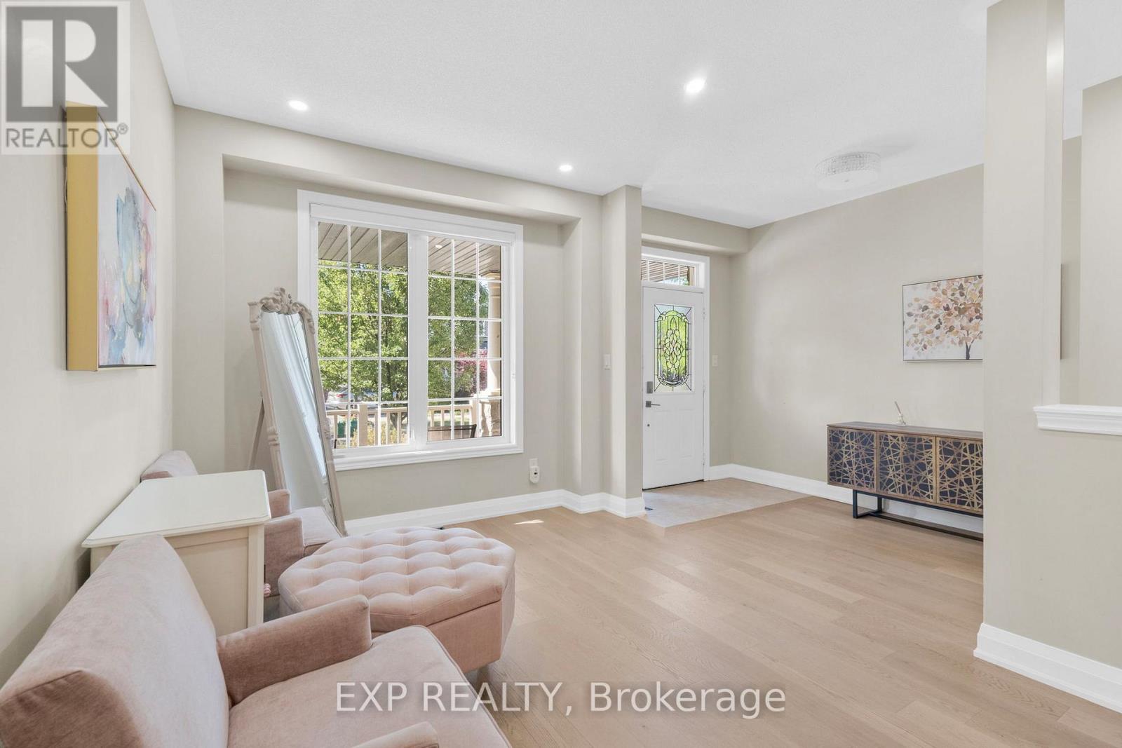 20 James Joyce Drive, Markham, Ontario  L6C 0L7 - Photo 7 - N12330827