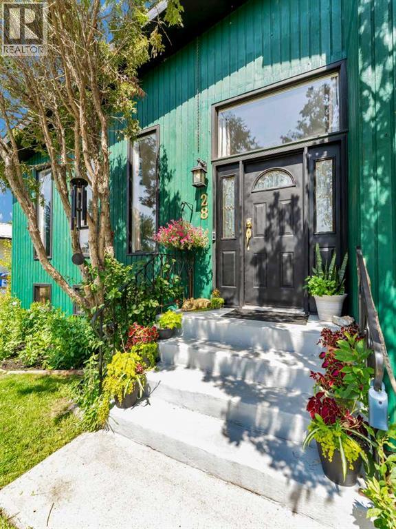 Property at 28 Noble Court SW image 3