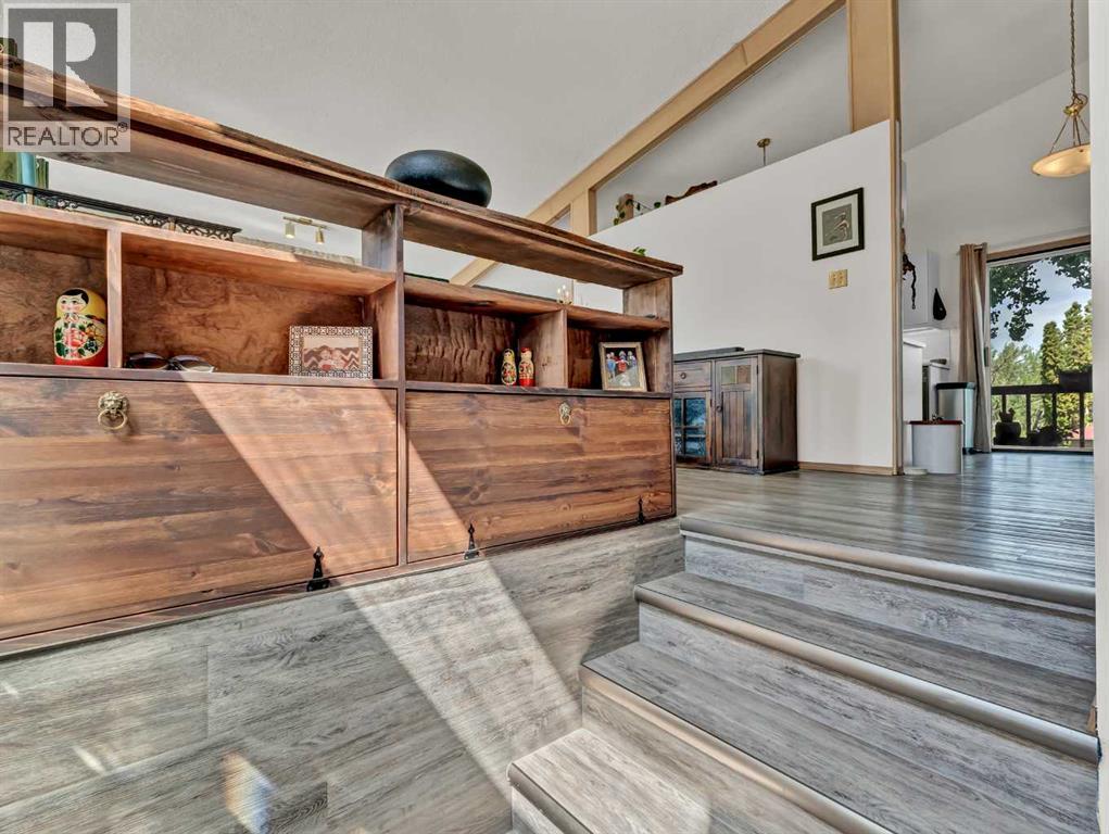 Property at 28 Noble Court SW image 4