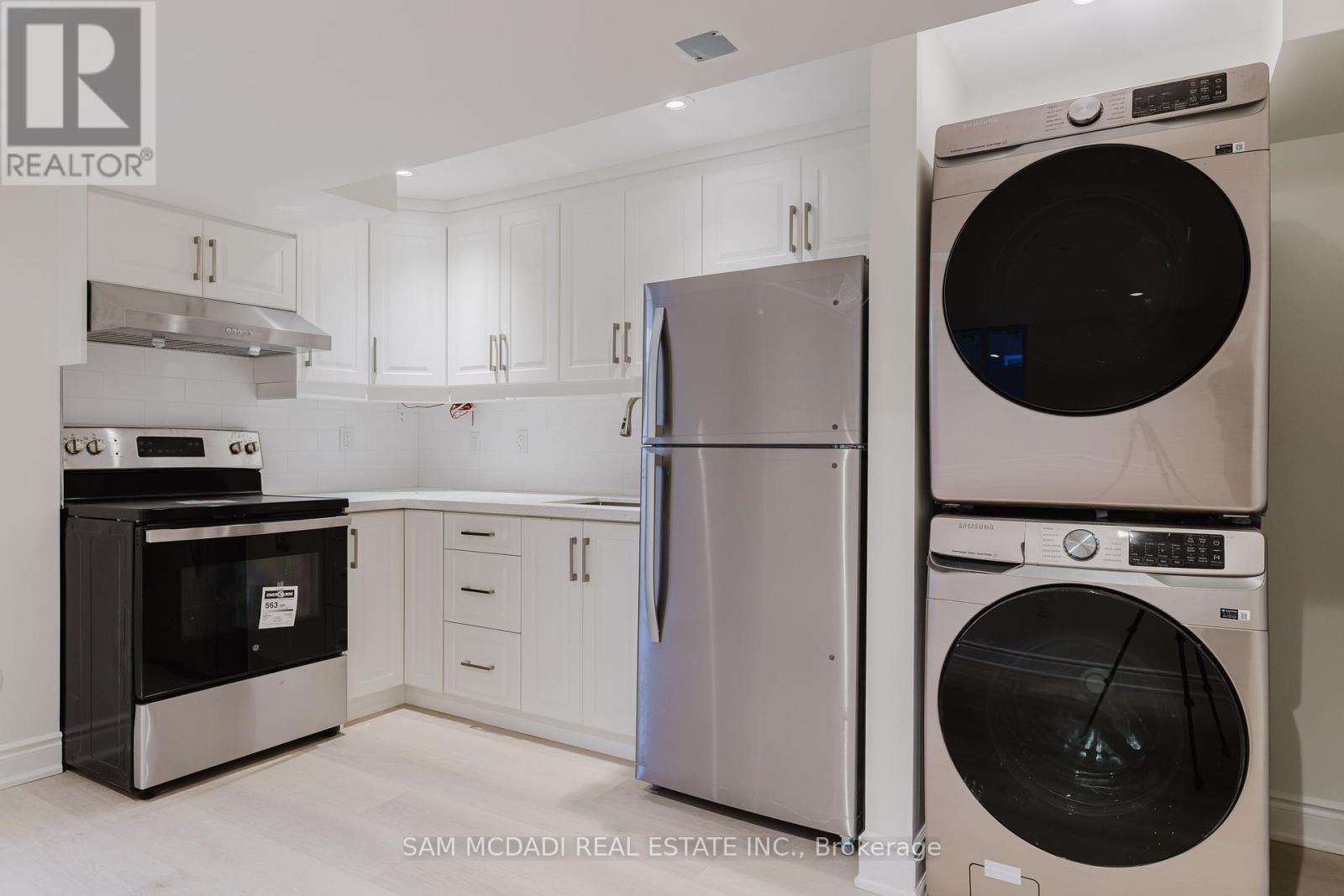 5489 Festival Drive, Mississauga, Ontario  L5M 0G6 - Photo 9 - W12264039