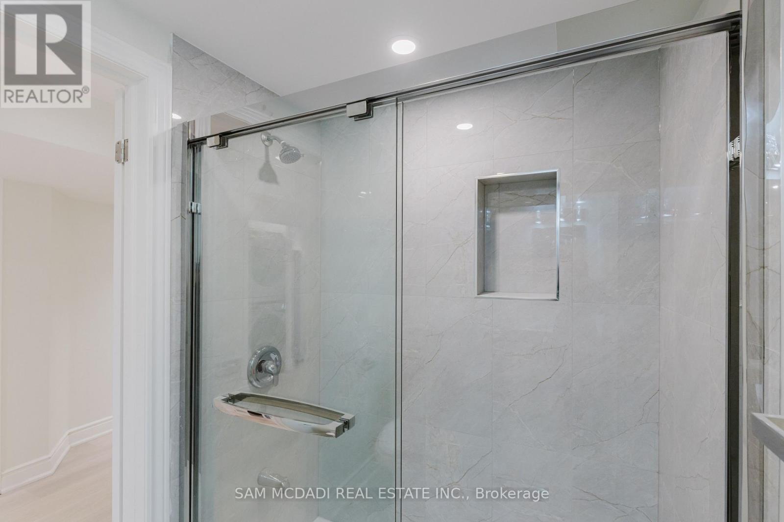 5489 Festival Drive, Mississauga, Ontario  L5M 0G6 - Photo 18 - W12264039