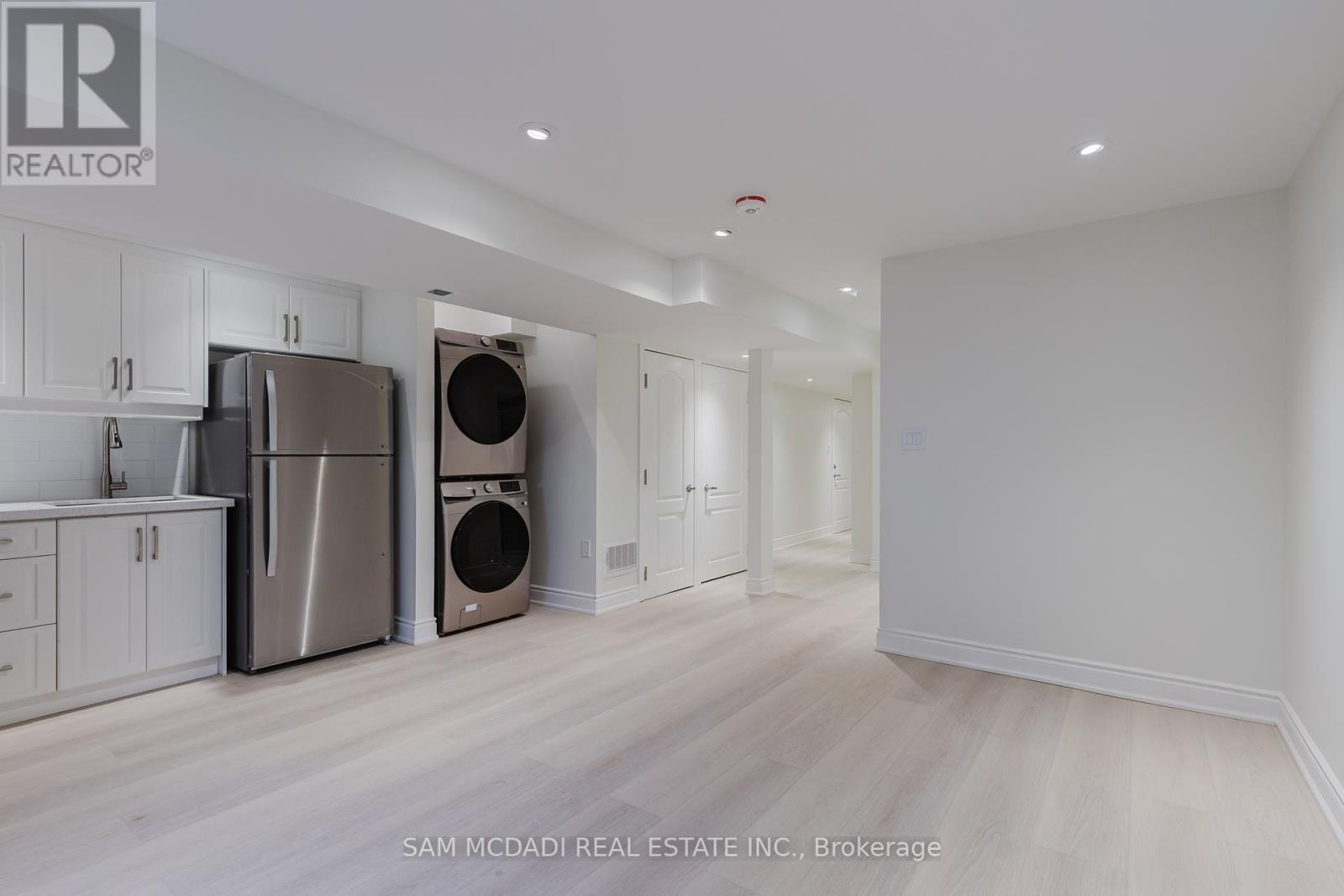 5489 Festival Drive, Mississauga, Ontario  L5M 0G6 - Photo 7 - W12264039