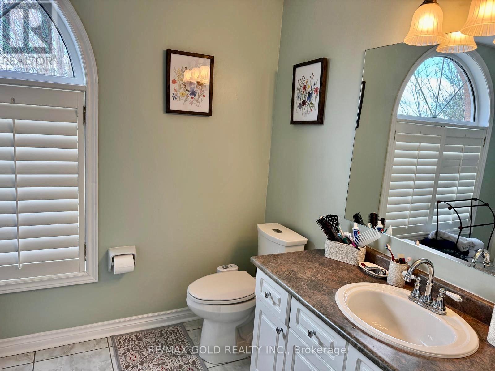 7 Brandiff Court, Caledon, Ontario  L7C 1P6 - Photo 13 - W12330694