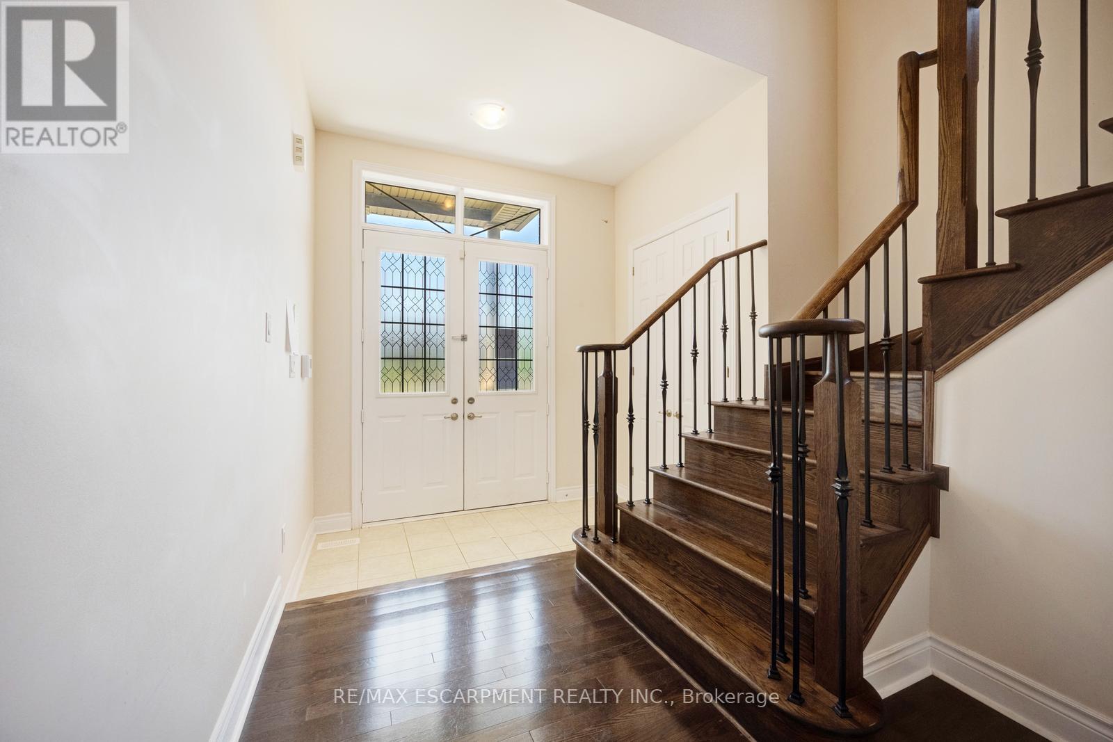 Property at 232 NIAGARA TRAIL image 3