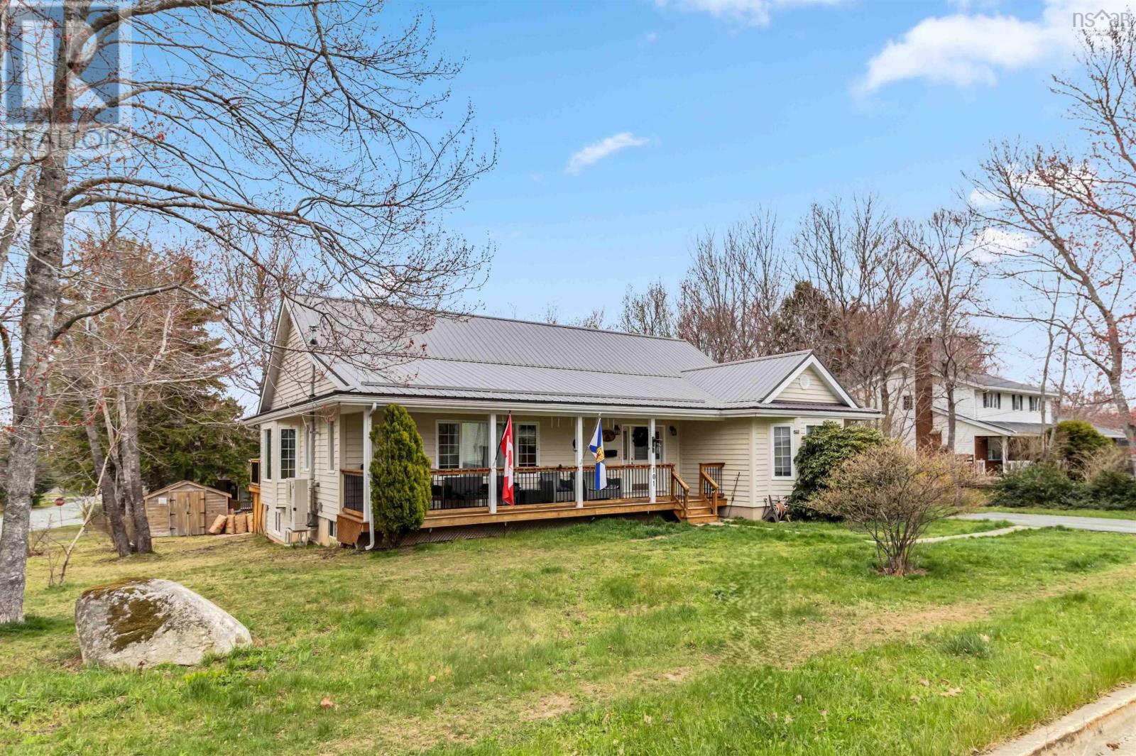 101 Olympiad Avenue, Bridgewater, Nova Scotia  B4V 1L2 - Photo 1 - 202509949