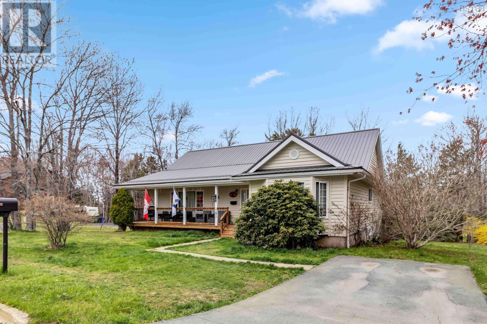 101 Olympiad Avenue, Bridgewater, Nova Scotia  B4V 1L2 - Photo 2 - 202509949