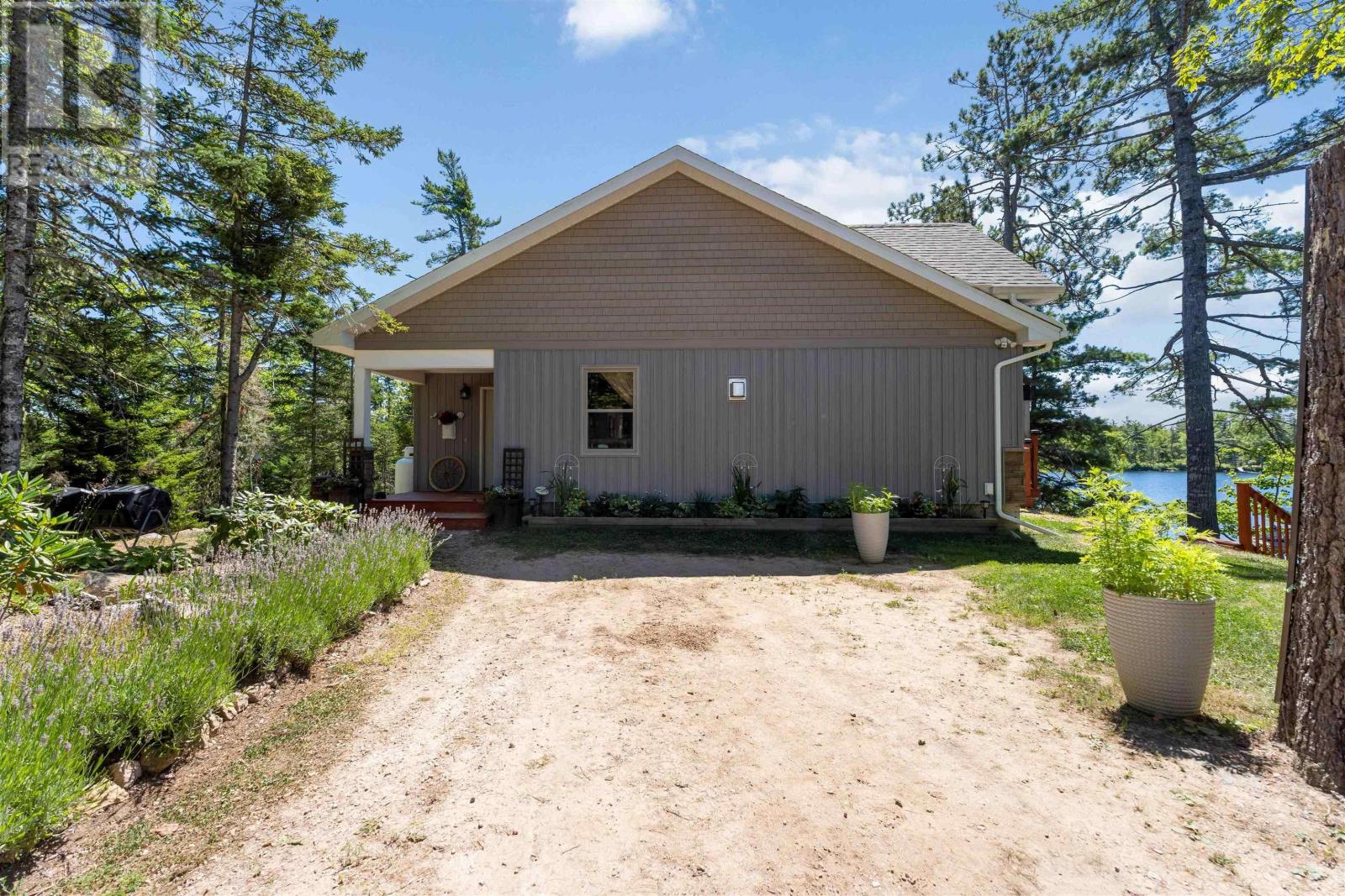 37 Andrew Point Road, Waterloo Lake, Nova Scotia  B0S 1P0 - Photo 34 - 202519974