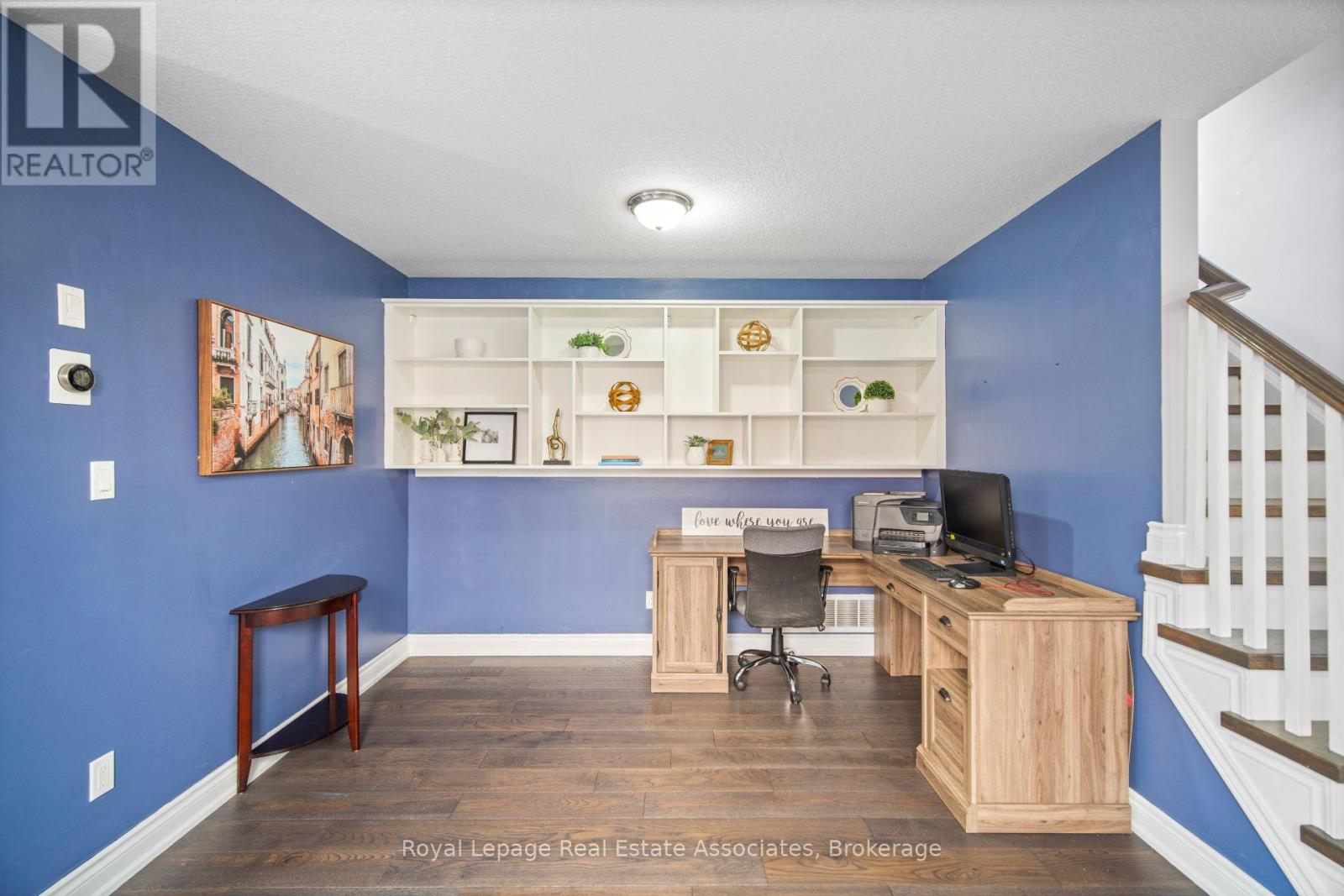 Property at 439 MOORLANDS CRESCENT image 3