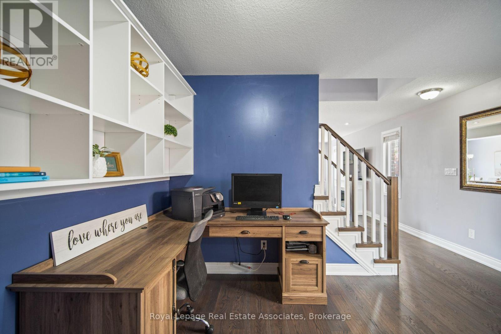 Property at 439 MOORLANDS CRESCENT image 4