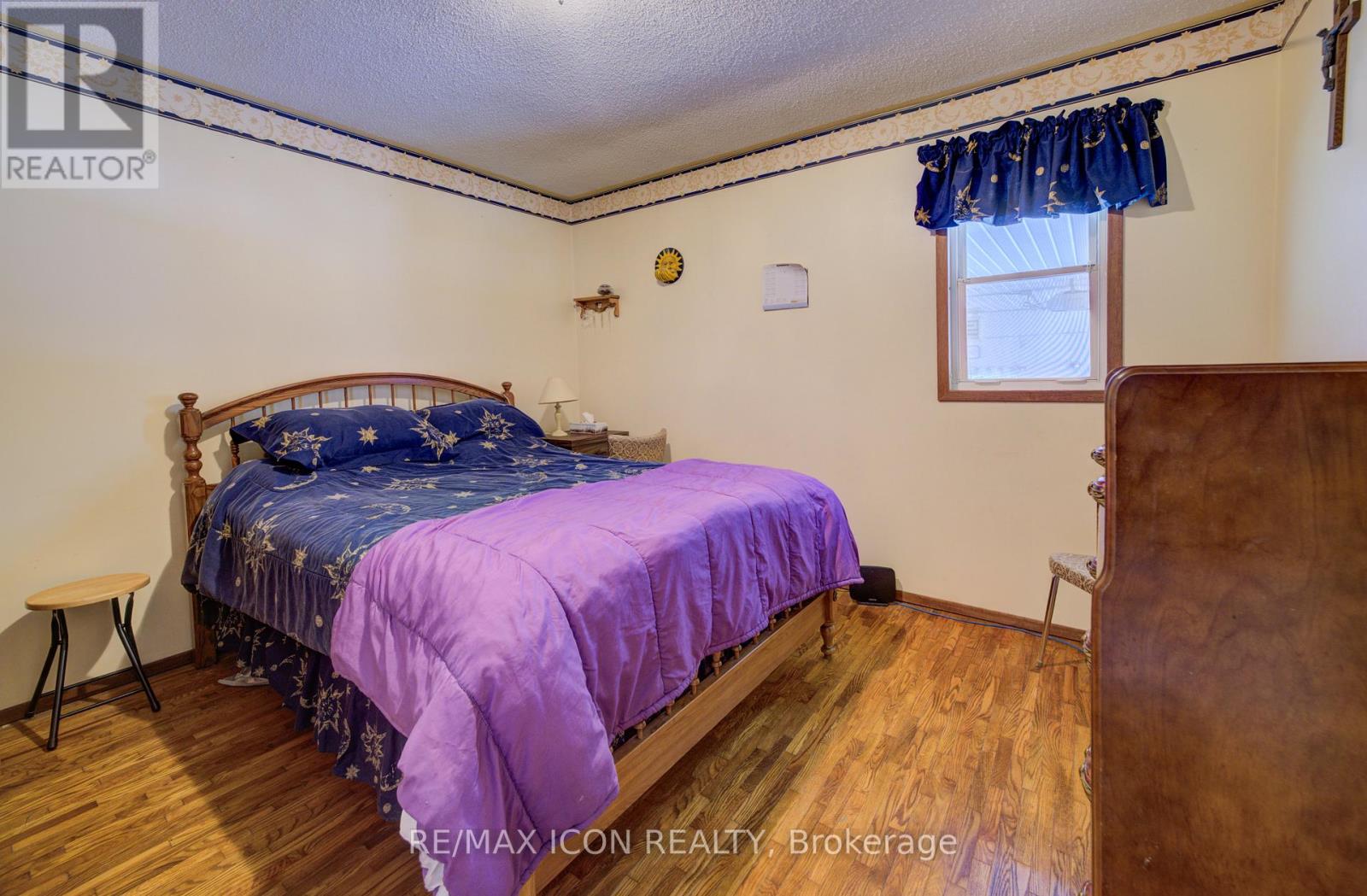 254 Wellington Street W, Wellington North, Ontario  N0G 2L0 - Photo 17 - X12330773