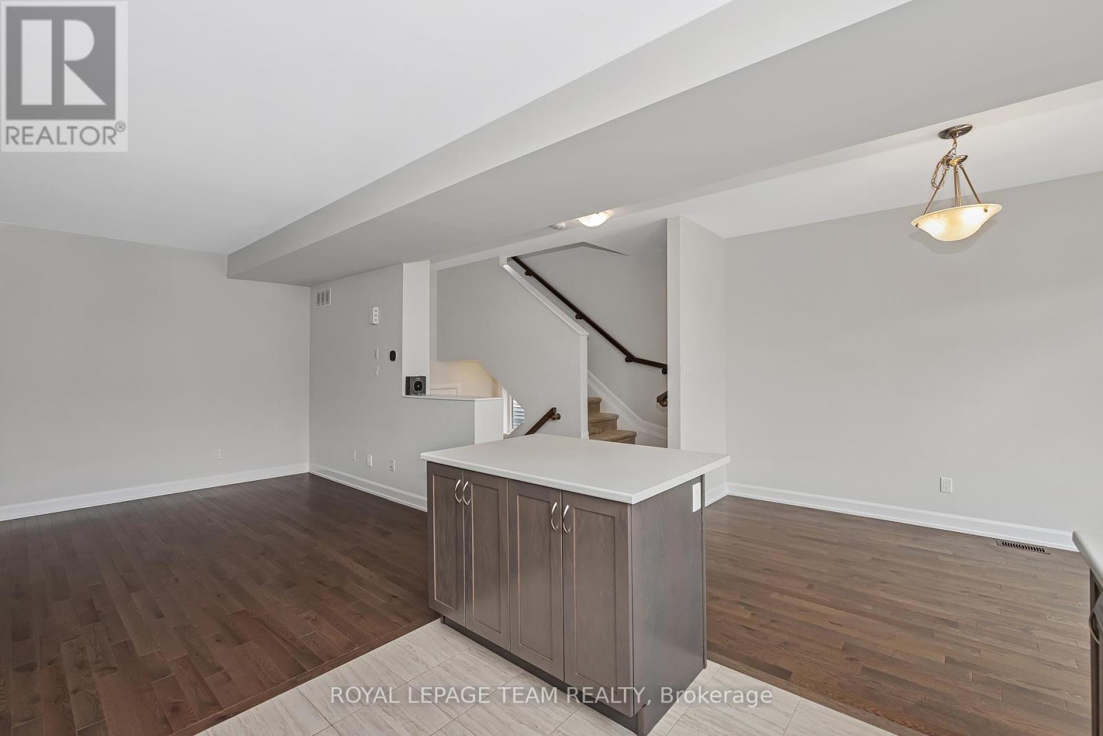 515 Clemency Crescent, Ottawa, Ontario  K2J 6R7 - Photo 11 - X12259926