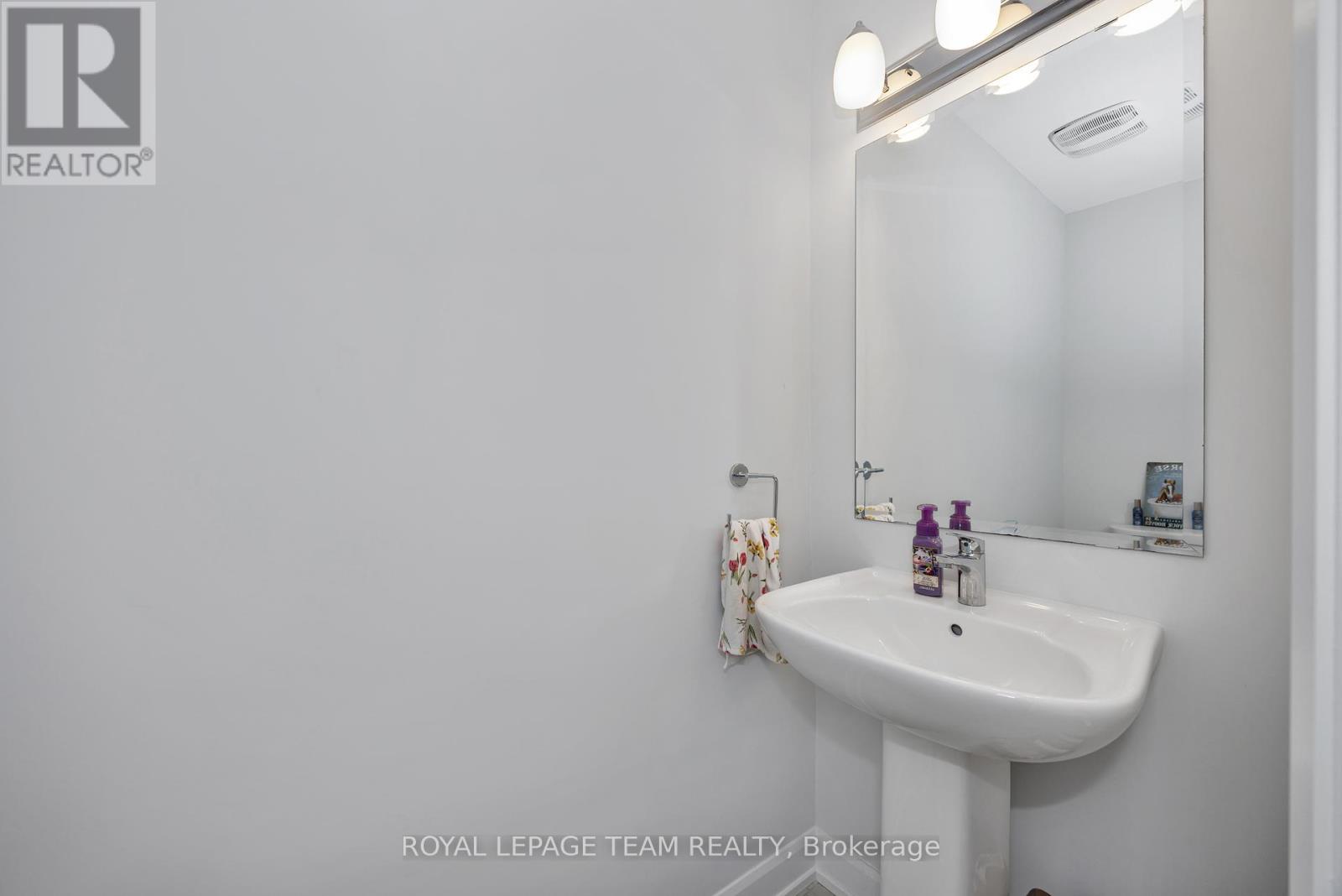 515 Clemency Crescent, Ottawa, Ontario  K2J 6R7 - Photo 12 - X12259926