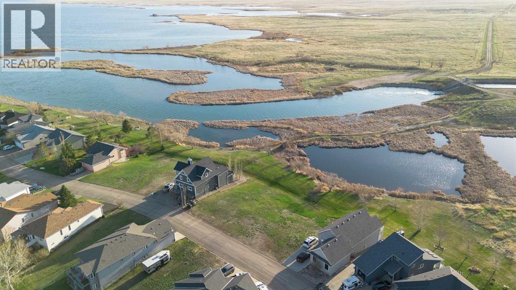 104 White Pelican Way, Lake Newell Resort, Alberta  T1R 0X5 - Photo 2 - A2216266