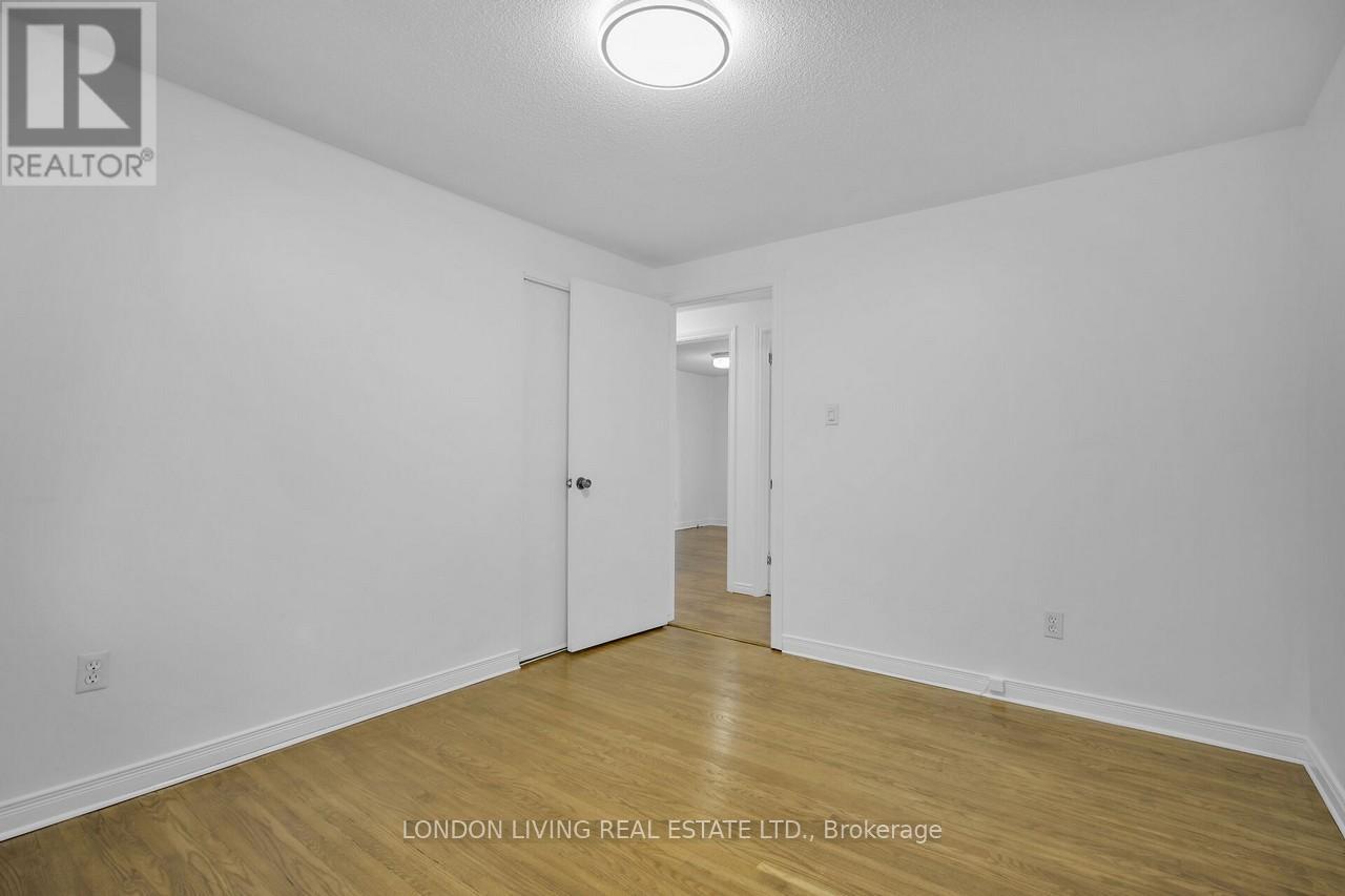 80 Rollscourt Place, London North, Ontario  N6G 1M2 - Photo 17 - X12330950