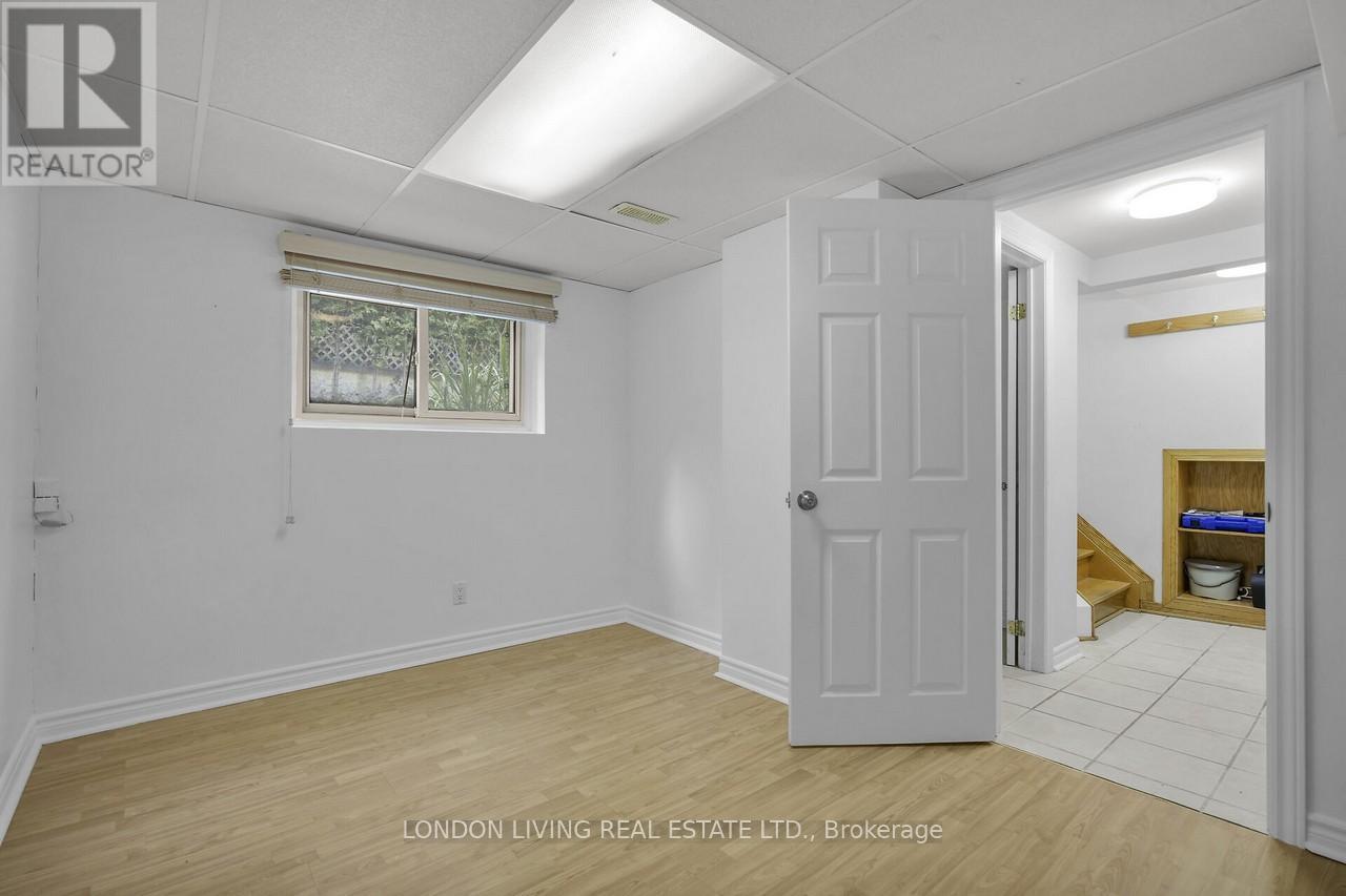 80 Rollscourt Place, London North, Ontario  N6G 1M2 - Photo 23 - X12330950