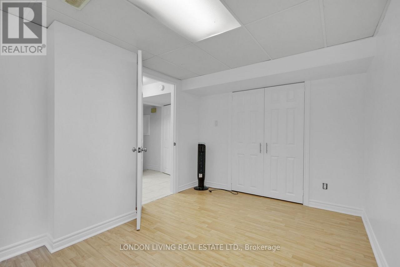 80 Rollscourt Place, London North, Ontario  N6G 1M2 - Photo 24 - X12330950