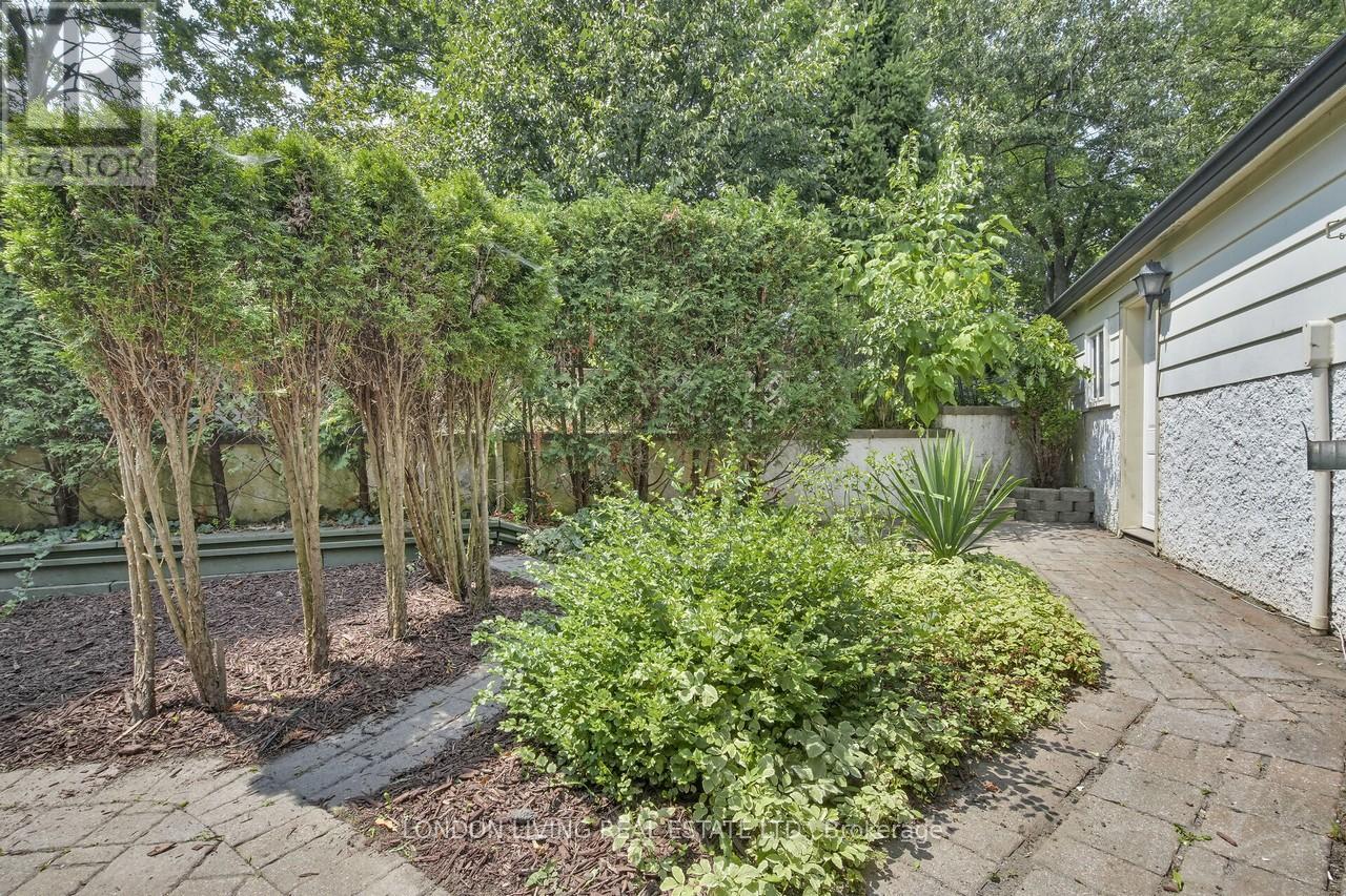 80 Rollscourt Place, London North, Ontario  N6G 1M2 - Photo 35 - X12330950