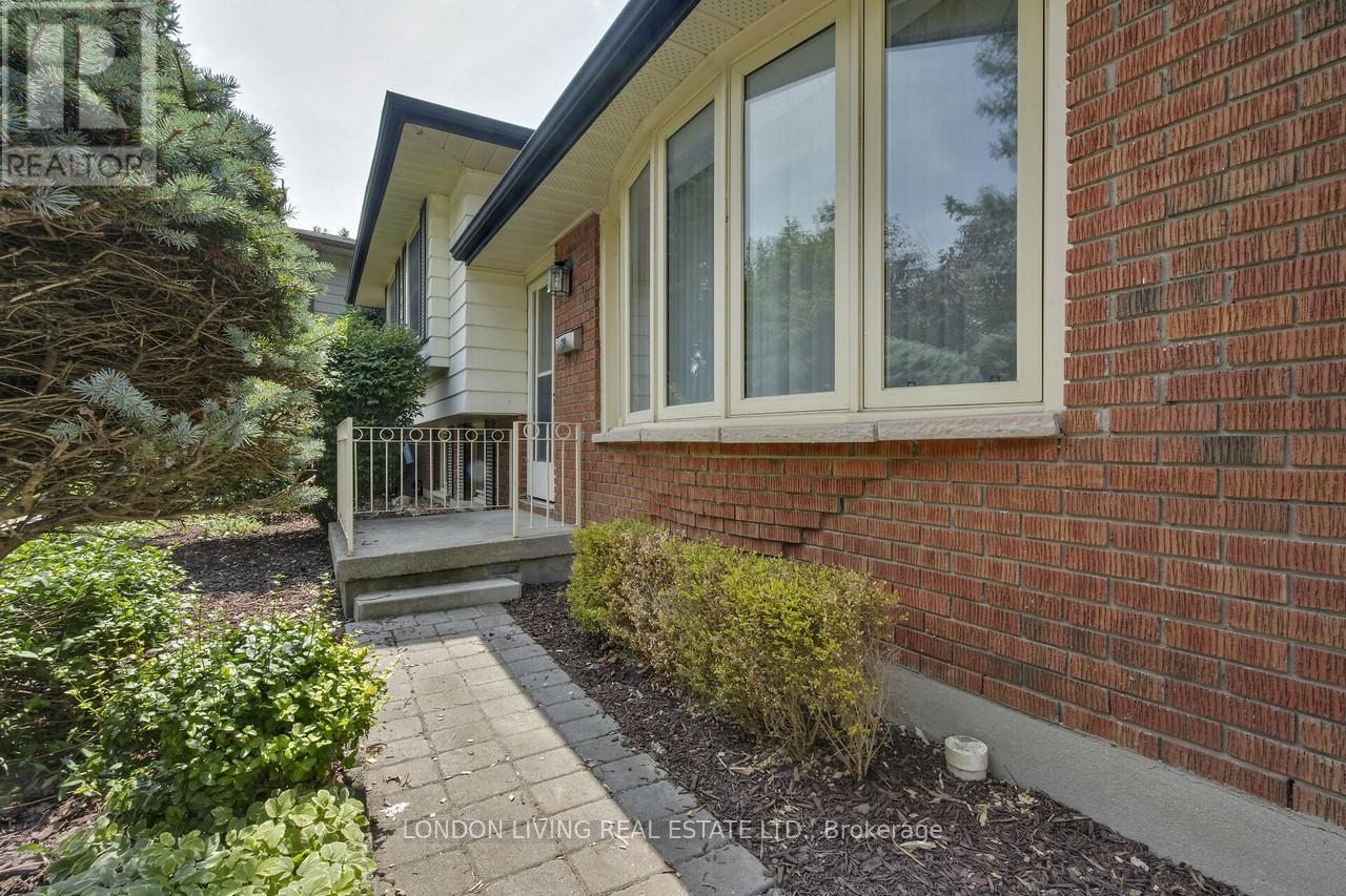 80 Rollscourt Place, London North, Ontario  N6G 1M2 - Photo 44 - X12330950