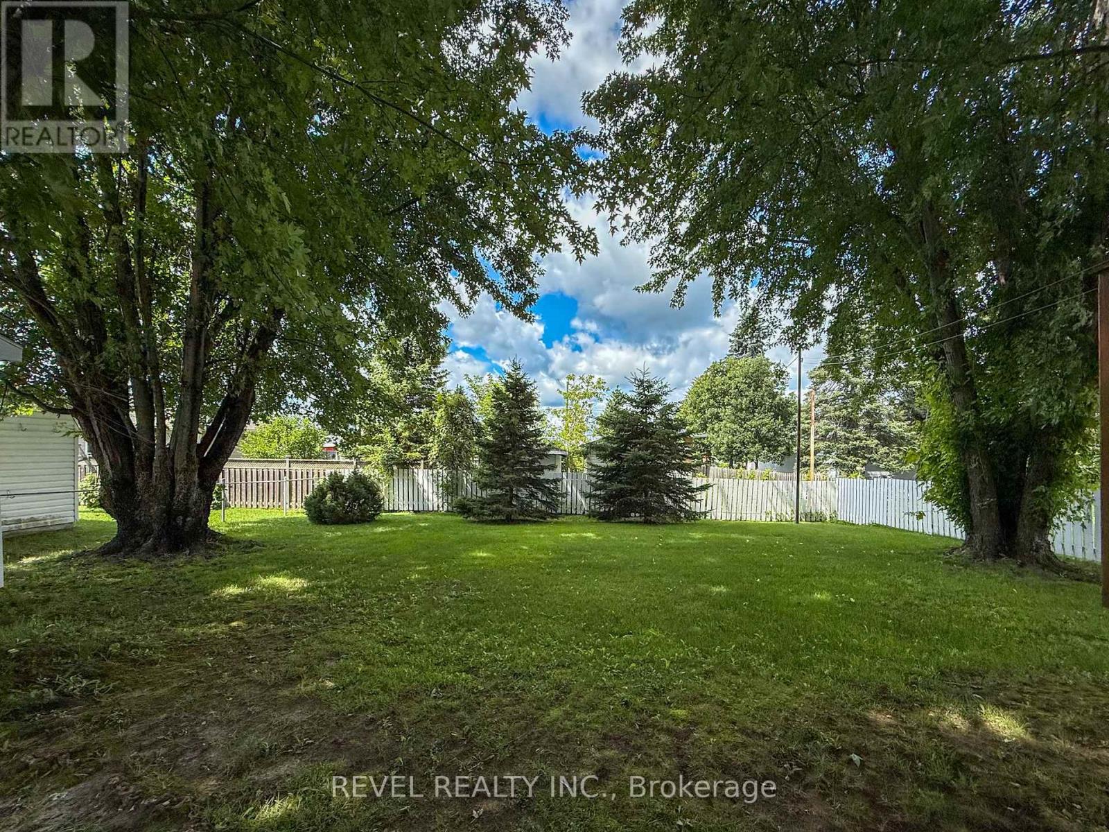 Property at 501 BIRCH STREET S image 4