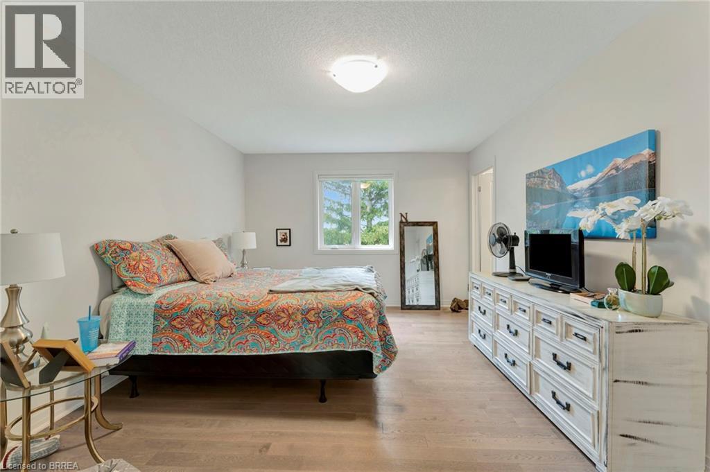 Photo 18 of 29 for 152 Middleton Street