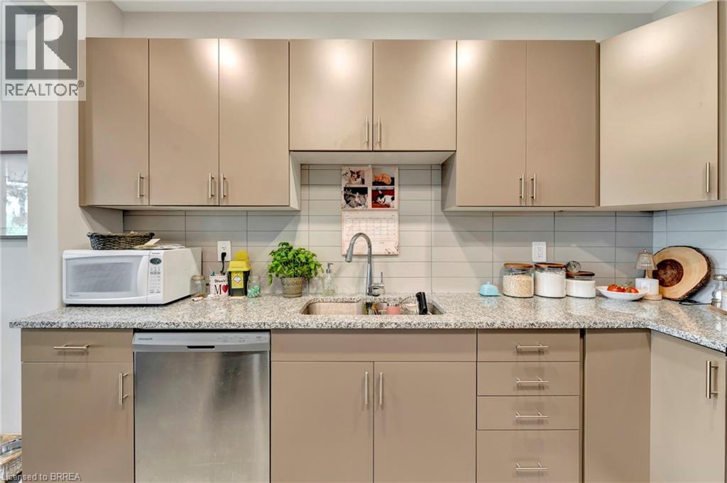 Photo 8 of 29 for 152 Middleton Street