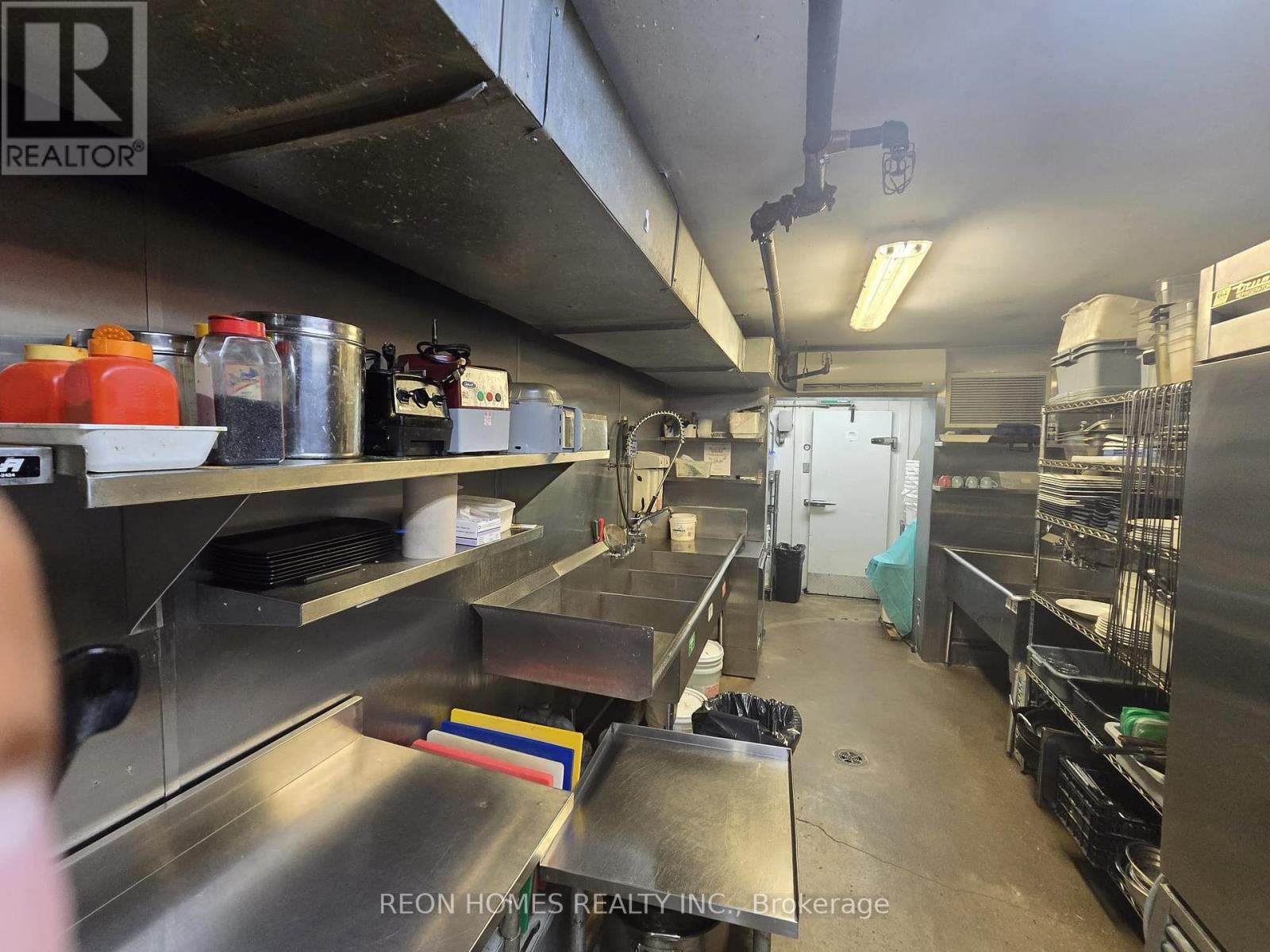 1991 Yonge Street, Toronto (Mount Pleasant West), Ontario  M4S 1Z8 - Photo 8 - C12330890