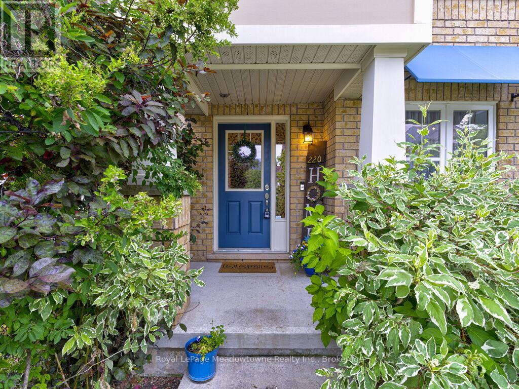 Property at 220 MAGURN GATE image 5