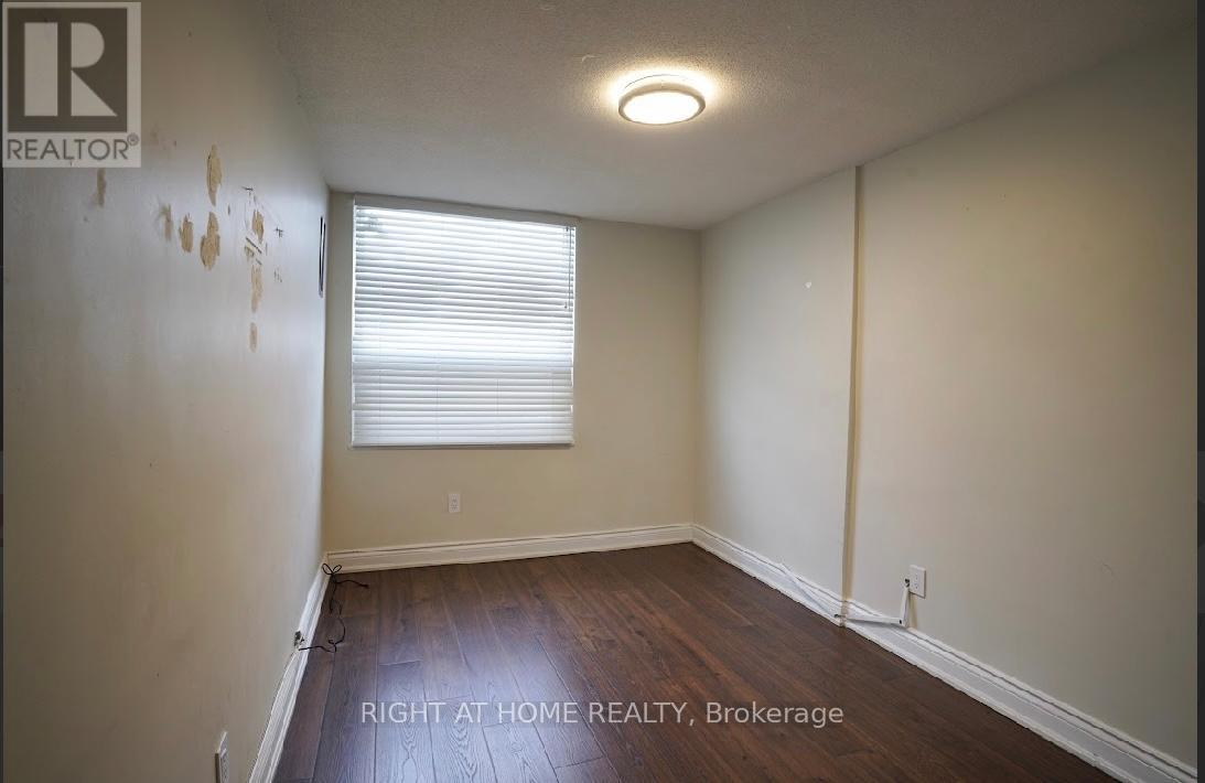 2001 - 627 The West Mall, Toronto, Ontario M9C 4X5 - Photo 11 - W12330882