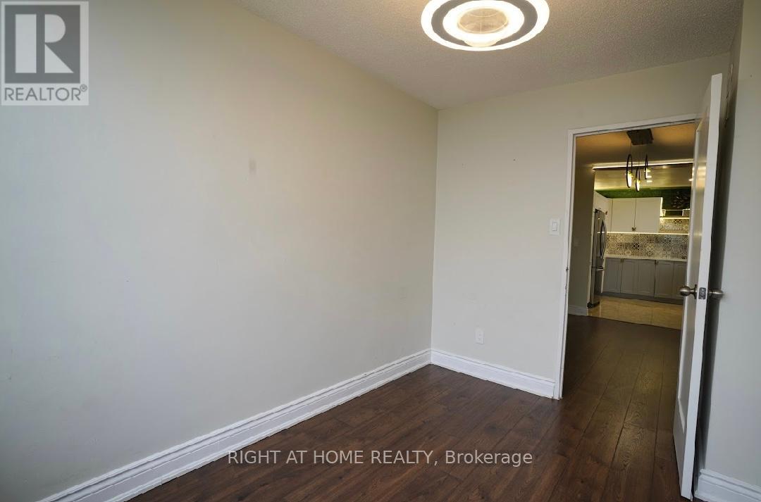 2001 - 627 The West Mall, Toronto, Ontario M9C 4X5 - Photo 12 - W12330882