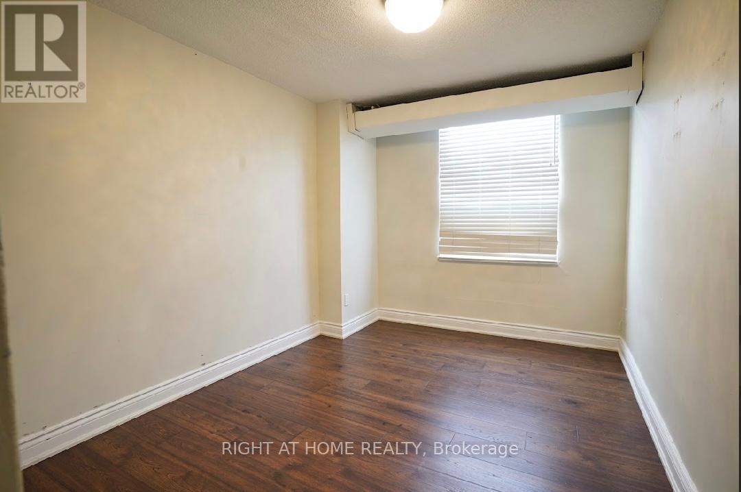 2001 - 627 The West Mall, Toronto, Ontario M9C 4X5 - Photo 13 - W12330882