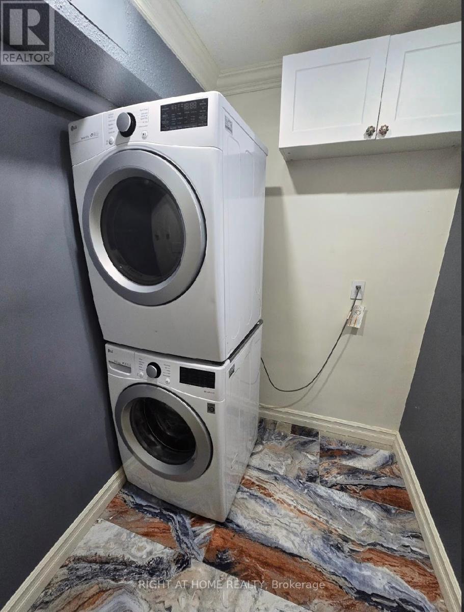 2001 - 627 The West Mall, Toronto, Ontario M9C 4X5 - Photo 14 - W12330882