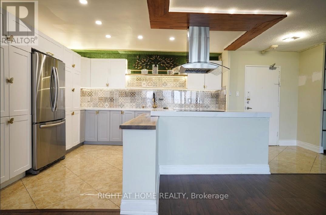 2001 - 627 The West Mall, Toronto, Ontario M9C 4X5 - Photo 5 - W12330882