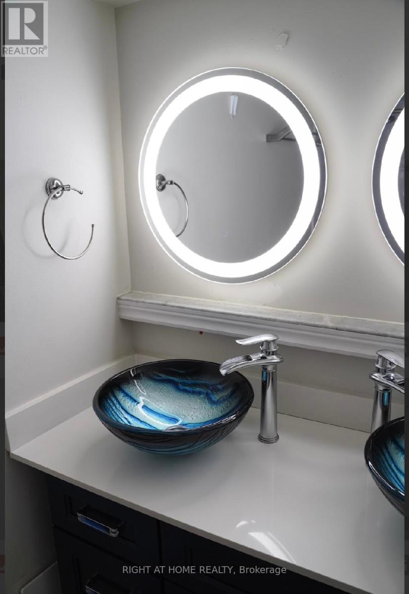 2001 - 627 The West Mall, Toronto, Ontario M9C 4X5 - Photo 9 - W12330882