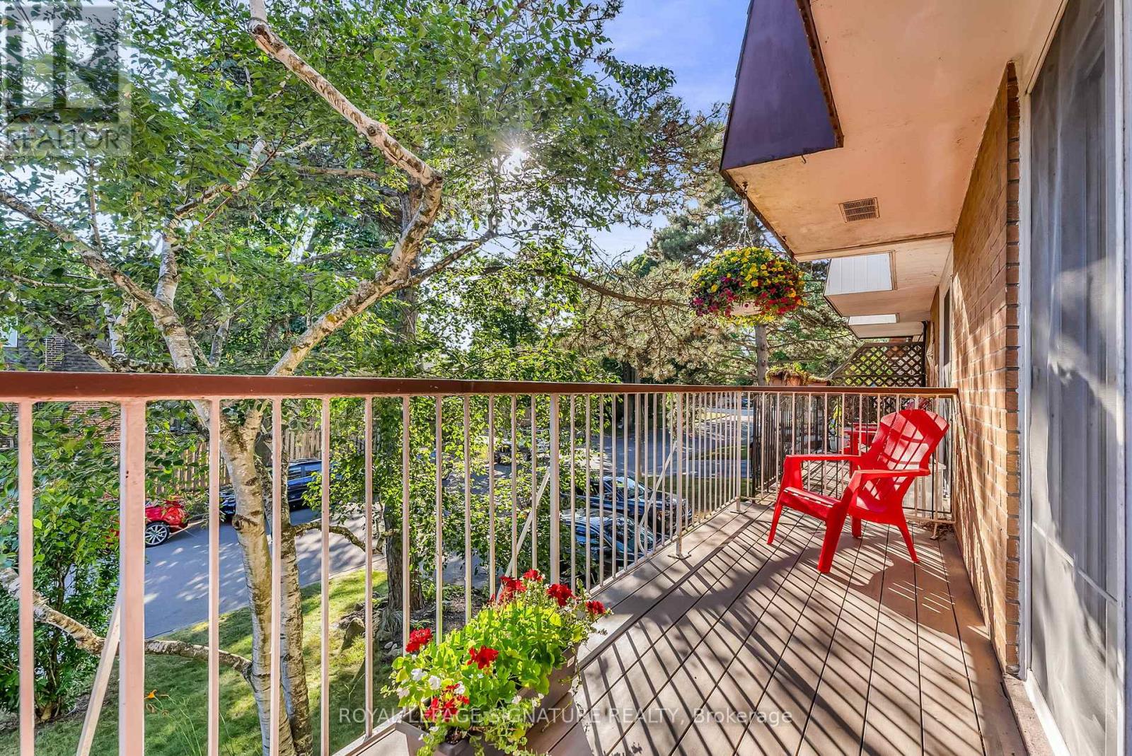 27 Tulip Street, Oakville, Ontario  L6L 3V3 - Photo 19 - W12330891