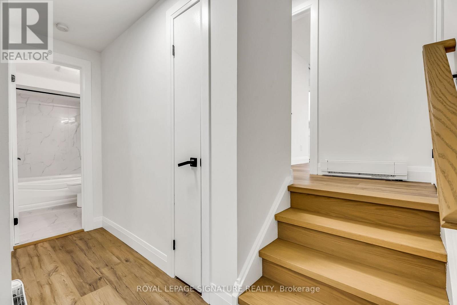 27 Tulip Street, Oakville, Ontario  L6L 3V3 - Photo 21 - W12330891