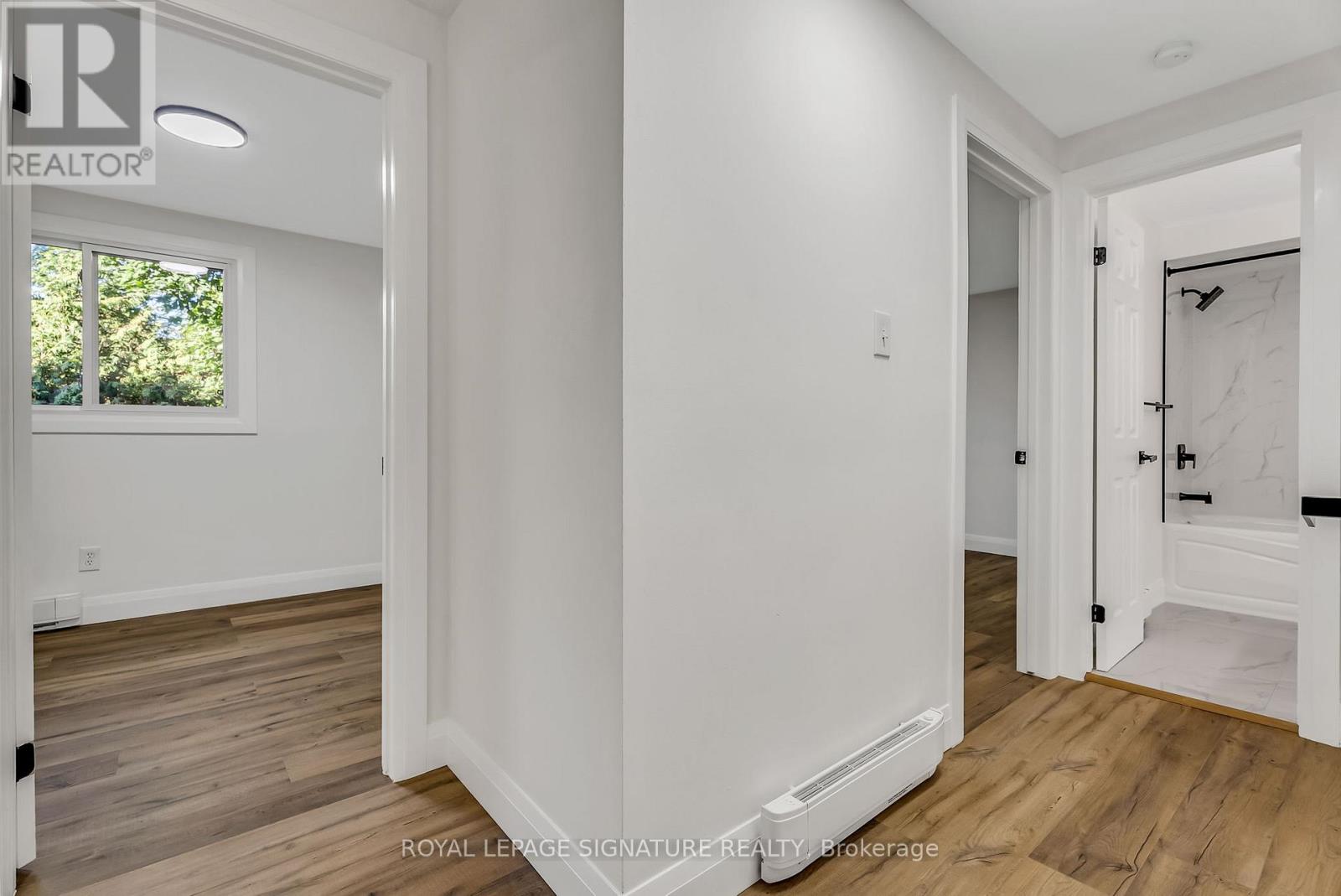 27 Tulip Street, Oakville, Ontario  L6L 3V3 - Photo 22 - W12330891