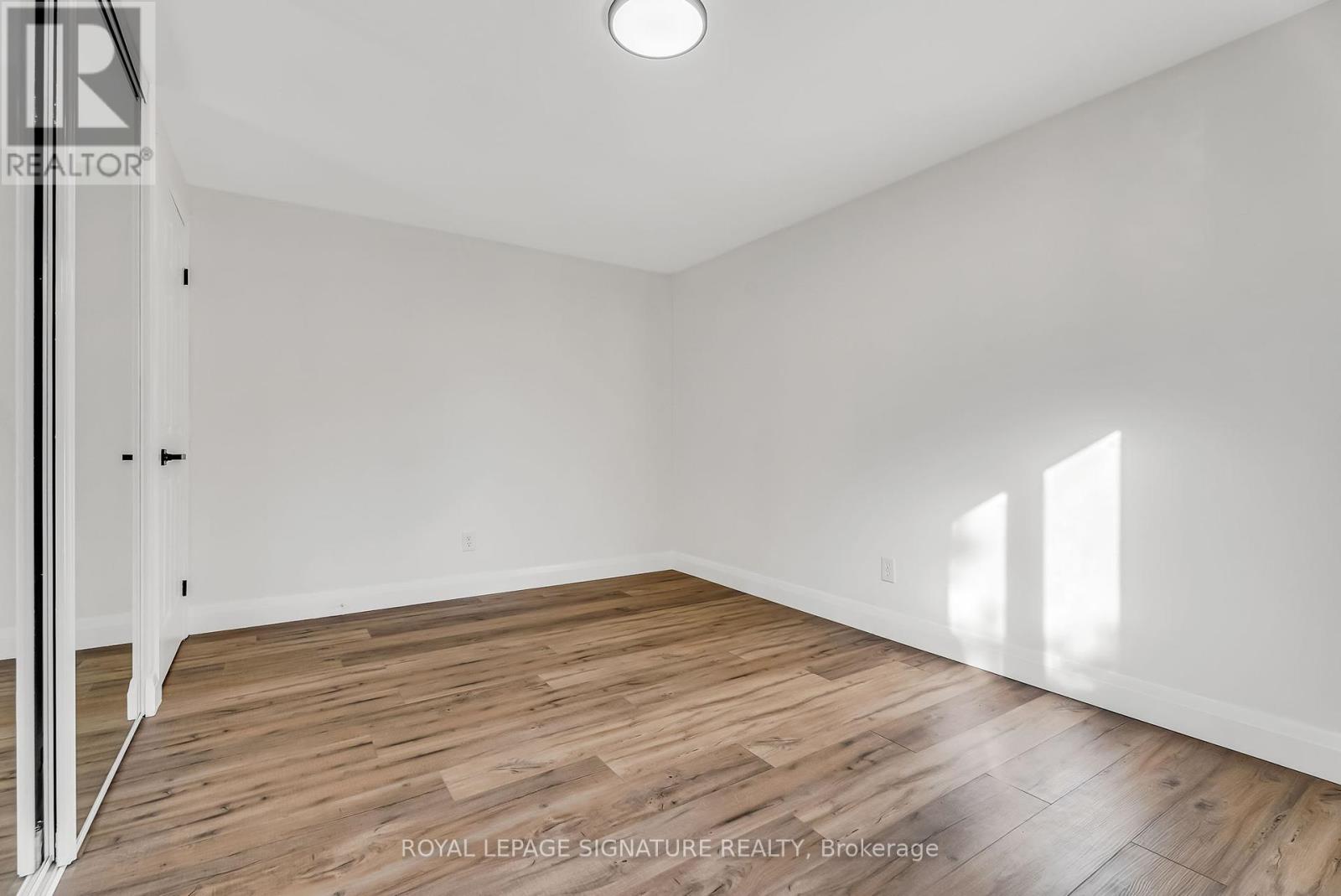 27 Tulip Street, Oakville, Ontario  L6L 3V3 - Photo 26 - W12330891